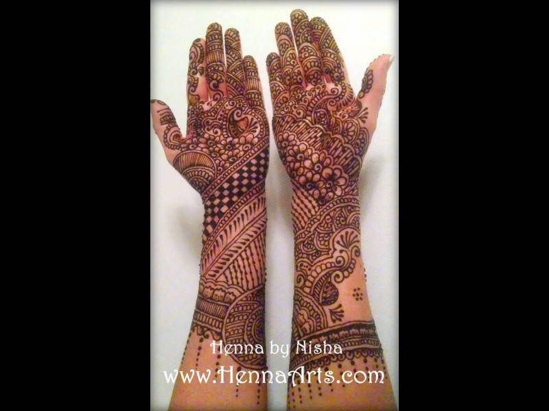 another beautiful Henna pattern on hand of a bride in Austin, Tx